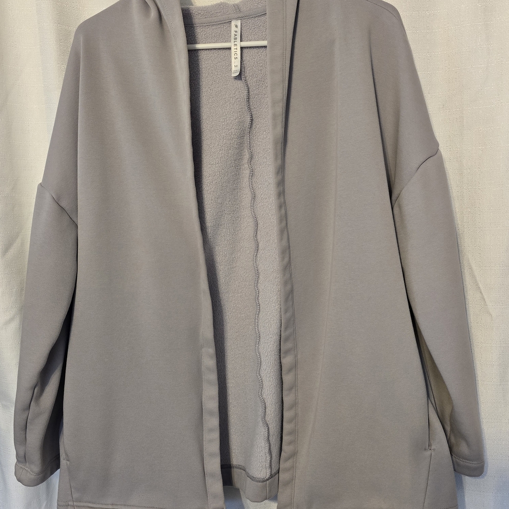 Fabletics Gray Women's Cardigan Sweatshirt Gym Walks Fall Winter Size Medium - Picture 3 of 5
